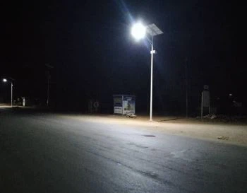 10m 100W Super jasne 150LM/W Highway LED Solar Street Light